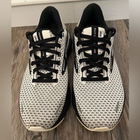 NOT AVAILABLE Brooks Adrenaline GTS 22 Running Shoes Women’s Size 8 - Picture 2 of 6